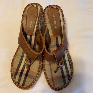 Burberry thong sandal size 6